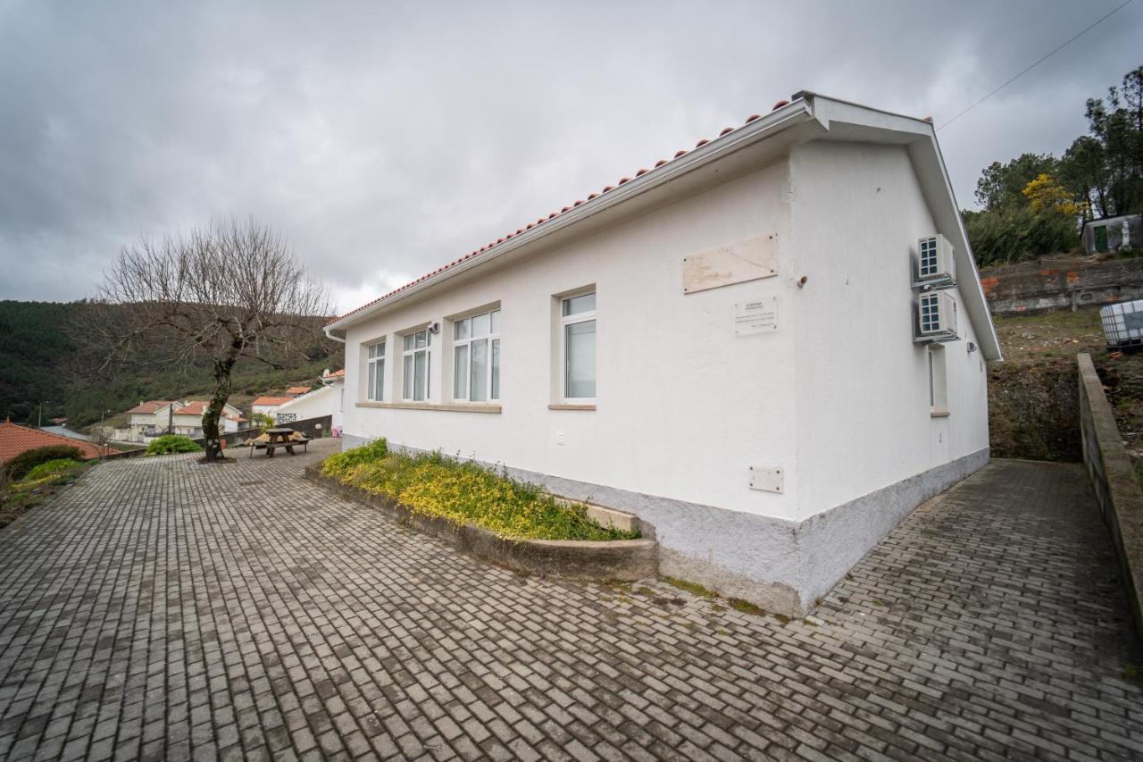Casas Da Escola - "A Escola" - Meas Villa Пампилоза да Сера Екстериор снимка