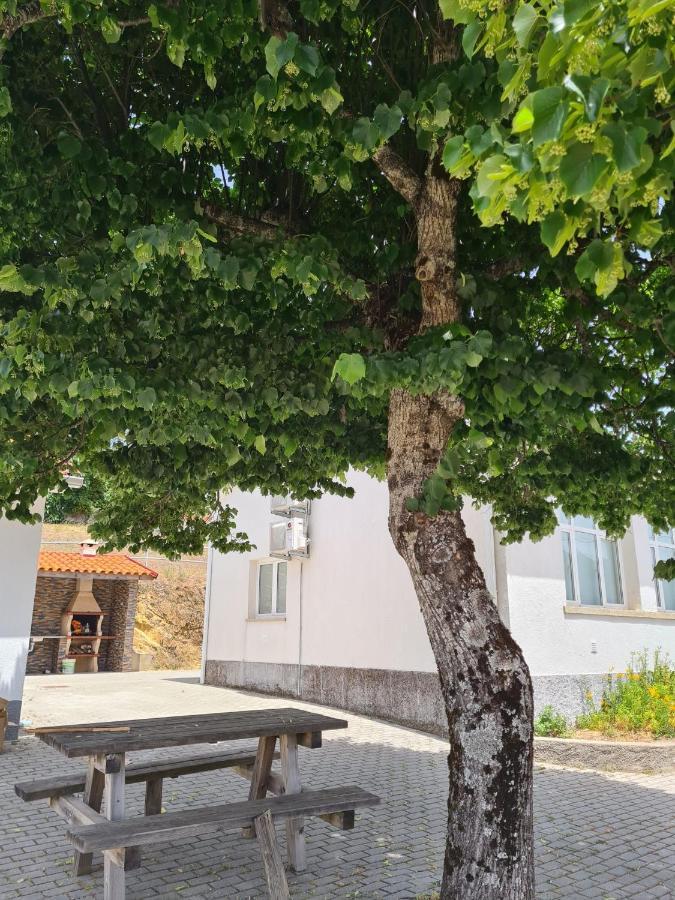 Casas Da Escola - "A Escola" - Meas Villa Пампилоза да Сера Екстериор снимка