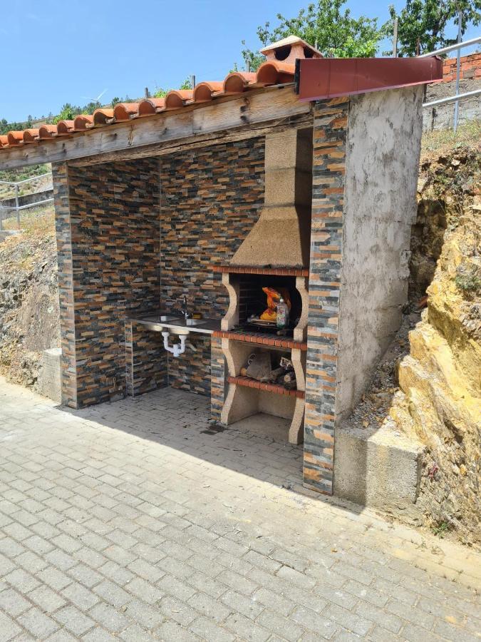 Casas Da Escola - "A Escola" - Meas Villa Пампилоза да Сера Екстериор снимка